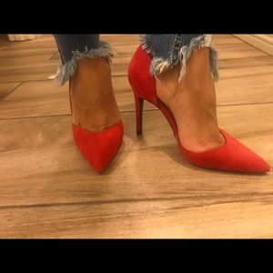 Red pumps